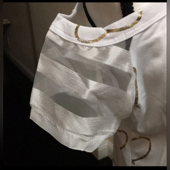 ☄️Any 2 for $10 ☄️
B7 NWT Geometric Casual V-Neckline Short Sleeve Blouse. B7 - Picture 5 of 12